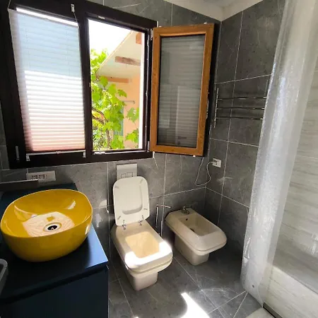 Relax Con Doccia Emozionale Διαμέρισμα Falconara Marittima