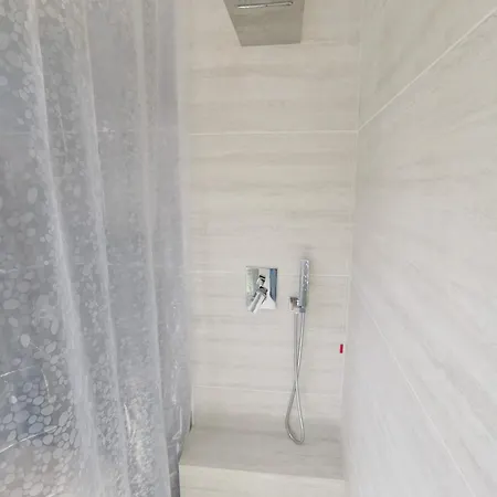 Relax Con Doccia Emozionale Apartment